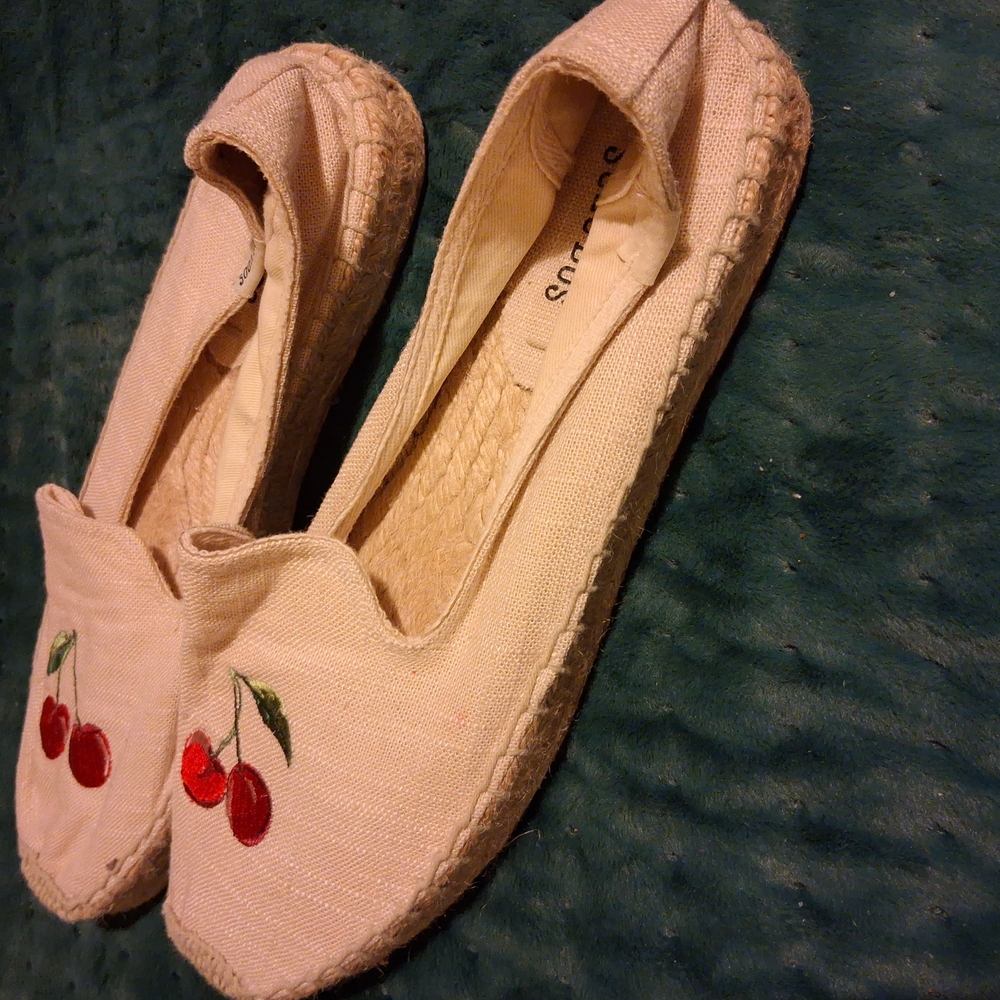 Women's Cream Espadrilles with Cherry Embroidery